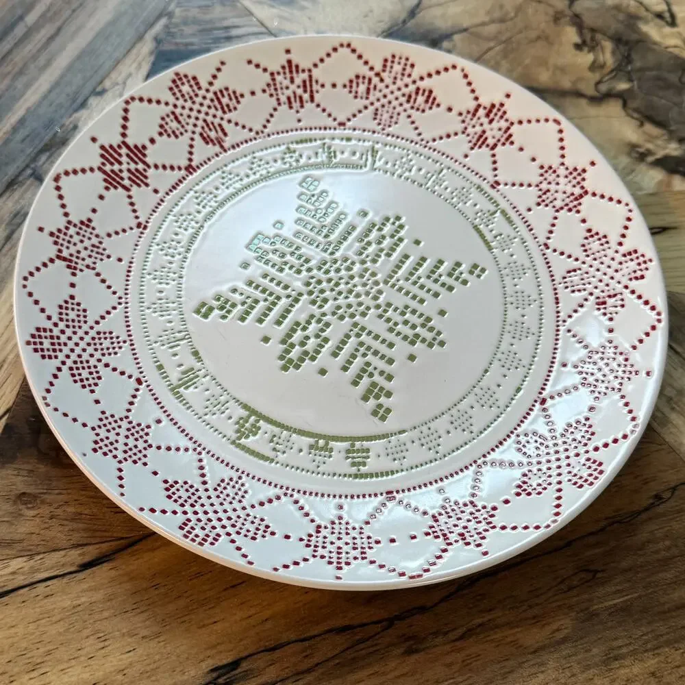 Noble Excellence Astoria Fair Isle Red and Green, Set of 2, Stoneware Plates, 8